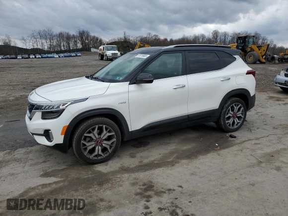 2021 Kia Seltos SX with VIN KNDETCA22M7116568, listed as a Copart auction lot 51619985 with 50,065 mi miles and Salvage Title. Bid and sale history available at carsss.com. Image 1.