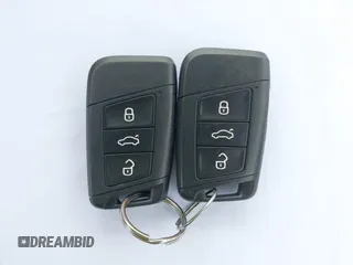 2018 Volkswagen Atlas SE с VIN 1V2KR2CA9JC505919, выставлен на аукционе IAAI как лот 42450711 с пробегом 78 435 миль миль и . История ставок и продаж доступна на DreamBid. Изображение 11.