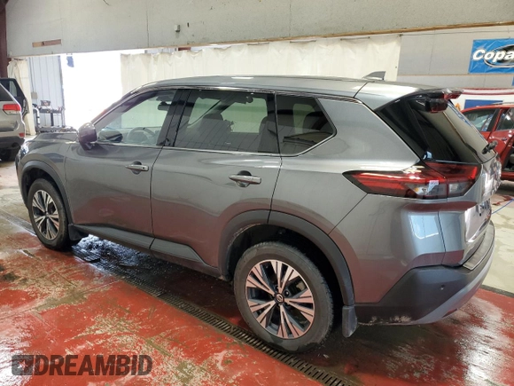2021 Nissan Rogue SV z VIN 5N1AT3BB9MC826227, wystawiony jako Copart lot #56134655 z przebiegiem 24 994 mil mil oraz Szkoda całkowita • Salvage title. Historia ofert i sprzedaży dostępna na DreamBid. Obrazek 2.