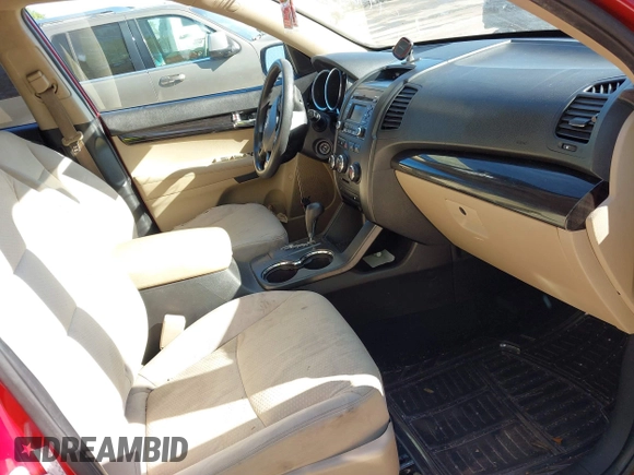 2011 Kia Sorento LX with VIN 5XYKTDA2XBG078063, listed as a IAAI auction lot 41829544 with 174,081 mi miles. Bid and sale history available at carsss.com. Image 5.