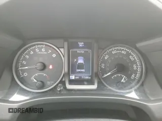 2017 Toyota Tacoma SR5 z VIN 3TMAZ5CNXHM048452, wystawiony jako Copart lot #52996785 z przebiegiem 71 588 mil mil oraz Szkoda całkowita • Salvage title. Historia ofert i sprzedaży dostępna na DreamBid. Obrazek 9.