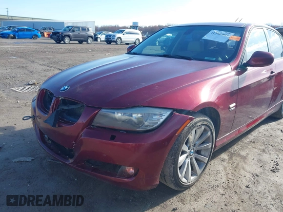 2011 BMW 3 Series 328i xDrive with VIN WBAPK7C56BF195818, listed as a IAAI auction lot 41946092 with 167,848 mi miles. Bid and sale history available at carsss.com. Image 6.