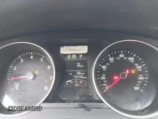 2015 Volkswagen Jetta SE z VIN 3VWD17AJ8FM323116, wystawiony jako IAAI lot #42246679 z przebiegiem 175 446 mil mil oraz . Historia ofert i sprzedaży dostępna na DreamBid. Obrazek 7.