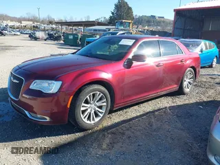 2016 Chrysler 300 Anniversary Edition z VIN 2C3CCAAG7GH248441, wystawiony jako IAAI lot #41450063 z przebiegiem 139 732 mil mil oraz . Historia ofert i sprzedaży dostępna na DreamBid. Obrazek 20.