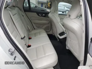 2020 Volvo V60 z VIN YV4102WKXL1030871, wystawiony jako Copart lot #53486585 z przebiegiem 76 459 mil mil oraz Szkody całkowita. Historia ofert i sprzedaży dostępna na DreamBid. Obrazek 11.