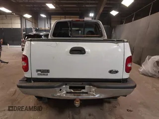 1998 Ford F-150 с VIN 2FTZX08W9WCA27422, выставлен на аукционе IAAI как лот 42391383 с пробегом 183 526 миль миль и . История ставок и продаж доступна на DreamBid. Изображение 16.