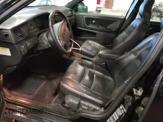 1998 Volvo V70 XC with VIN YV1LZ5642W2452632, listed as a Copart auction lot 42362405 with 196,148 mi miles and Clean Title. Bid and sale history available at carsss.com. Image 7.