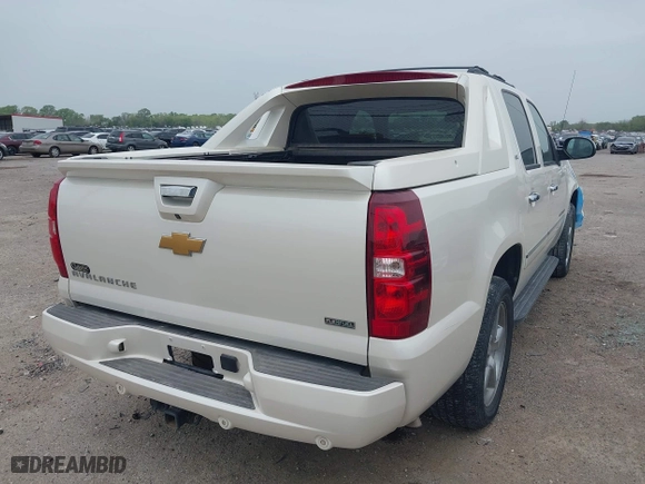 2012 Chevrolet Avalanche LTZ with VIN 3GNMCGE04CG103276, listed as a IAAI auction lot 41913522 with 139,633 mi miles. Bid and sale history available at carsss.com. Image 4.