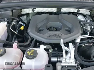 2024 Jeep Grand Cherokee z VIN 1C4RJYB67R8611713, wystawiony jako IAAI lot #42216270 z przebiegiem 3 122 mil mil oraz . Historia ofert i sprzedaży dostępna na DreamBid. Obrazek 19.