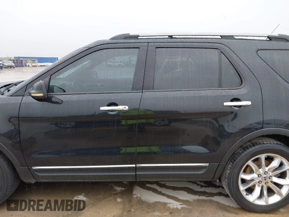 2011 Ford Explorer XLT with VIN 1FMHK7D81BGA50577, listed as a IAAI auction lot 41894045 with 139,674 mi miles and . Bid and sale history available at carsss.com. Image 14.