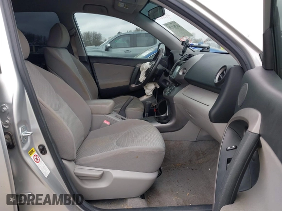 2008 Toyota RAV4 Ltd with VIN JTMZK31V386015551, listed as a IAAI auction lot 41511256 with 188,158 mi miles. Bid and sale history available at carsss.com. Image 5.