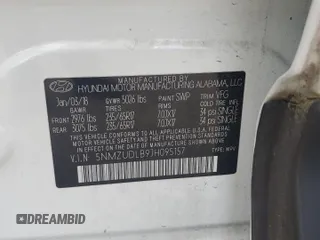 2018 Hyundai Santa Fe 2.4L z VIN 5NMZUDLB9JH095157, wystawiony jako Copart lot #53546725 z przebiegiem 128 840 mil mil oraz Szkoda całkowita • Salvage title. Historia ofert i sprzedaży dostępna na DreamBid. Obrazek 12.