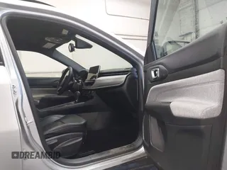 2024 Jeep Compass Latitude z VIN 3C4NJDBN5RT116961, wystawiony jako IAAI lot #42661118 z przebiegiem 24 175 mil mil oraz . Historia ofert i sprzedaży dostępna na DreamBid. Obrazek 5.