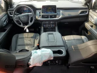 2022 Chevrolet Tahoe RST z VIN 1GNSCRKD2NR169077, wystawiony jako Copart lot #44983695 z przebiegiem 24 649 mil mil oraz Szkoda całkowita • Salvage title. Historia ofert i sprzedaży dostępna na DreamBid. Obrazek 8.
