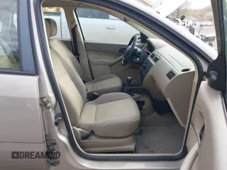 2007 Ford Focus S with VIN 1FAFP34N17W332474, listed as a IAAI auction lot 42052900 with 92,400 mi miles and . Bid and sale history available at carsss.com. Image 5.