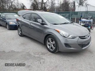 2013 Hyundai Elantra GLS z VIN 5NPDH4AE8DH383903, wystawiony jako IAAI lot #41104952 z przebiegiem 98 747 mil mil oraz . Historia ofert i sprzedaży dostępna na DreamBid. Obrazek 1.
