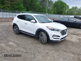 2017 Hyundai Tucson Value z VIN KM8J33A28HU346908, wystawiony jako IAAI lot #42091805 z przebiegiem 40 640 mil mil oraz . Historia ofert i sprzedaży dostępna na DreamBid. Obrazek 1.