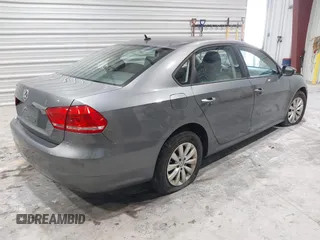 2012 Volkswagen Passat S z VIN 1VWAP7A3XCC050485, wystawiony jako IAAI lot #41690837 z przebiegiem 239 583 mil mil oraz . Historia ofert i sprzedaży dostępna na DreamBid. Obrazek 4.