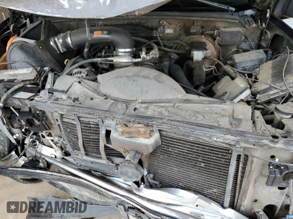 1998 Chevrolet Tahoe with VIN 3GNEC18R3WG122904, listed as a Copart auction lot 57752554 with 229,646 mi miles and Salvage title. Bid and sale history available at DreamBid. Image 11.