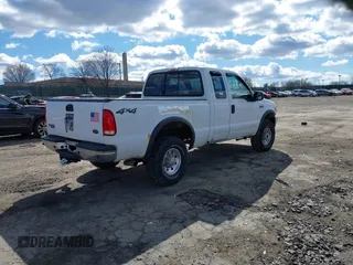 2001 Ford Super Duty F-250 XL with VIN 1FTNX21S51ED85122, listed as a IAAI auction lot 41695169 with 117,257 mi miles. Bid and sale history available at carsss.com. Image 4.