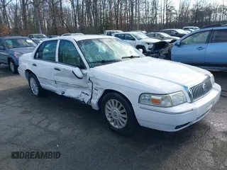2009 Mercury Grand Marquis LS with VIN 2MEHM75V99X604731, listed as a IAAI auction lot 41732724 with 111,608 mi miles. Bid and sale history available at carsss.com. Image 1.