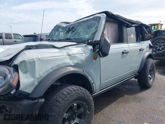 2022 Ford Bronco with VIN 1FMEE5DP1NLA97402, listed as a IAAI auction lot 42446383 with Not provided miles and . Bid and sale history available at DreamBid. Image 6.