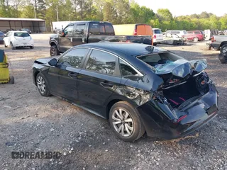 2022 Honda Civic LX z VIN 2HGFE2F21NH506473, wystawiony jako IAAI lot #42071786 z przebiegiem 41 136 mil mil oraz . Historia ofert i sprzedaży dostępna na DreamBid. Obrazek 3.
