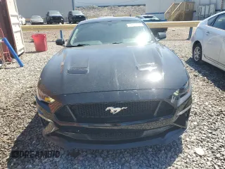 2018 Ford Mustang GT z VIN 1FA6P8CF0J5179879, wystawiony jako Copart lot #57986645 z przebiegiem 63 354 mil mil oraz Szkody całkowita. Historia ofert i sprzedaży dostępna na DreamBid. Obrazek 5.