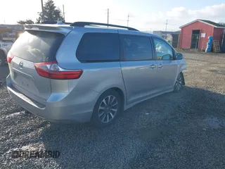 2020 Toyota Sienna XLE with VIN 5TDDZ3DC9LS232501, listed as a IAAI auction lot 41670286 with 93,252 mi miles. Bid and sale history available at carsss.com. Image 4.