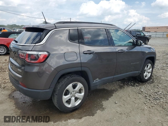 2019 Jeep Compass Latitude z VIN 3C4NJDBB4KT628626, wystawiony jako Copart lot #65212555 z przebiegiem 72 825 mil mil oraz Szkoda całkowita • Salvage title. Historia ofert i sprzedaży dostępna na DreamBid. Obrazek 3.