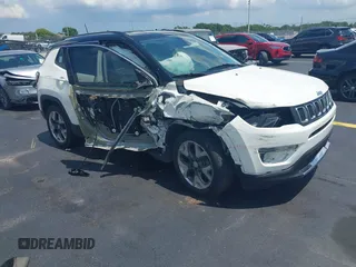 2019 Jeep Compass Limited with VIN 3C4NJCCBXKT725774, listed as a IAAI auction lot 42347887 with 43,472 mi miles and . Bid and sale history available at DreamBid. Image 1.