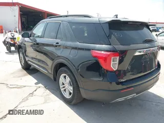 2023 Ford Explorer XLT with VIN 1FMSK7DH5PGB18456, listed as a IAAI auction lot 42067888 with 20,856 mi miles. Bid and sale history available at carsss.com. Image 3.