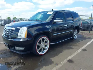 2010 Cadillac Escalade Luxury с VIN 1GYUCBEFXAR214311, выставлен на аукционе IAAI как лот 42140390 с пробегом 143 200 миль миль и . История ставок и продаж доступна на DreamBid. Изображение 2.