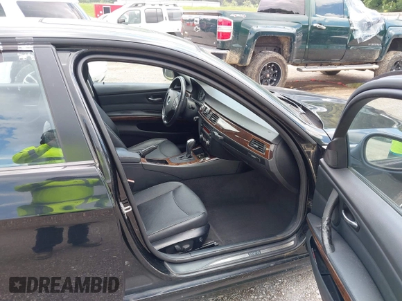 2011 BMW 3 Series 328i с VIN WBAPH7C50BE677673, выставлен на аукционе IAAI как лот 42680579 с пробегом 207 336 миль миль и . История ставок и продаж доступна на DreamBid. Изображение 5.
