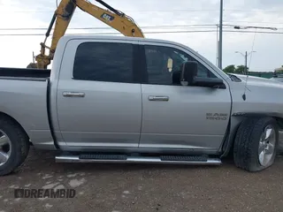 2016 Ram 1500 Big Horn z VIN 1C6RR7LT6GS196835, wystawiony jako IAAI lot #42330886 z przebiegiem 219 515 mil mil oraz . Historia ofert i sprzedaży dostępna na DreamBid. Obrazek 13.