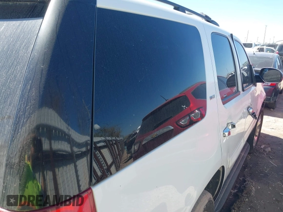 2007 GMC Yukon SLT with VIN 1GKFC13J37R387004, listed as a IAAI auction lot 41583852 with 246,511 mi miles. Bid and sale history available at carsss.com. Image 4.