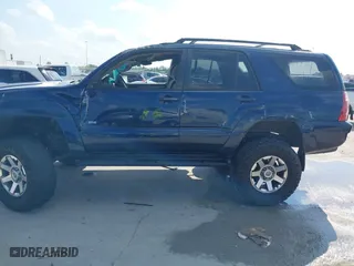 2005 Toyota 4Runner SR5 with VIN JTEZU14R358031340, listed as a IAAI auction lot 40371472 with 204,320 mi miles. Bid and sale history available at carsss.com. Image 17.
