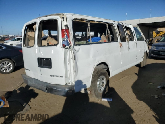 2005 Chevrolet Express Passenger with VIN 1GAHG39U851234497, listed as a Copart auction lot 77631364 with 173,891 mi miles and Salvage title. Bid and sale history available at DreamBid. Image 3.