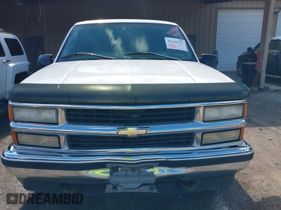 1997 Chevrolet Suburban with VIN 3GNFK16R2VG141730, listed as a IAAI auction lot 42208327 with 158,448 mi miles and . Bid and sale history available at DreamBid. Image 6.