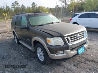 2008 Ford Explorer Eddie Bauer with VIN 1FMEU74E78UA13577, listed as a IAAI auction lot 41939002 with 141,900 mi miles. Bid and sale history available at carsss.com. Image 1.