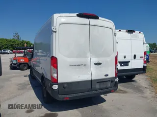 2022 Ford Transit z VIN 1FTYE1C84NKA19903, wystawiony jako IAAI lot #41757403 z przebiegiem 132 991 mil mil oraz . Historia ofert i sprzedaży dostępna na DreamBid. Obrazek 3.