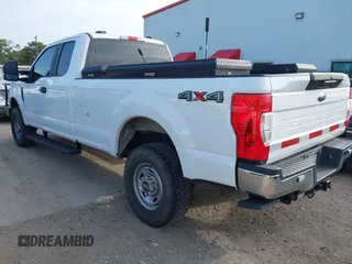 2020 Ford F-250 XL z VIN 1FT7X2B64LEC88751, wystawiony jako IAAI lot #42621080 z przebiegiem 131 199 mil mil oraz . Historia ofert i sprzedaży dostępna na DreamBid. Obrazek 3.