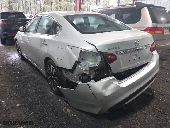 2018 Nissan Altima 2.5 SL with VIN 1N4AL3AP9JC177340, listed as a IAAI auction lot 41800890 with 120,439 mi miles. Bid and sale history available at carsss.com. Image 3.