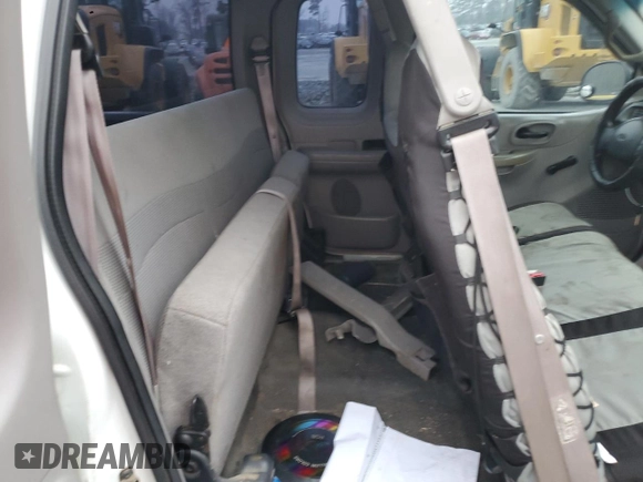 2000 Ford F-150 XL с VIN 1FTZX1725YNB58607, выставлен на аукционе Copart как лот 48706575 с пробегом 286 898 миль миль и Списание • Salvage title. История ставок и продаж доступна на DreamBid. Изображение 10.