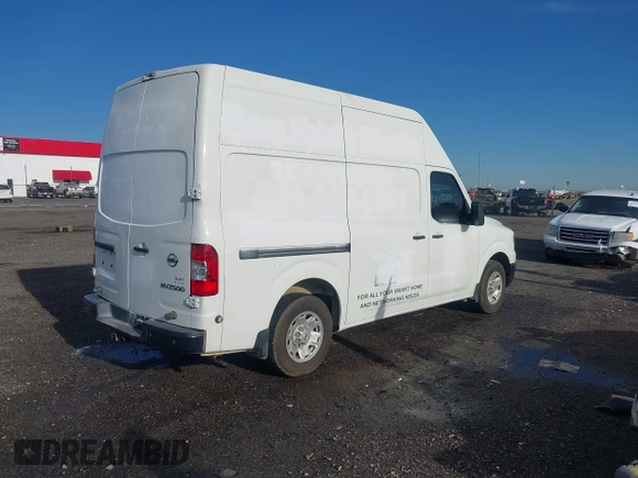 2020 Nissan NV Cargo SV z VIN 1N6BF0LY5LN810818, wystawiony jako IAAI lot #42051143 z przebiegiem 86 560 mil mil oraz . Historia ofert i sprzedaży dostępna na DreamBid. Obrazek 4.