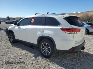 2019 Toyota Highlander SE z VIN 5TDJZRFH5KS570491, wystawiony jako Copart lot #50373435 z przebiegiem Nie podano mil oraz Szkoda całkowita • Salvage title. Historia ofert i sprzedaży dostępna na DreamBid. Obrazek 2.