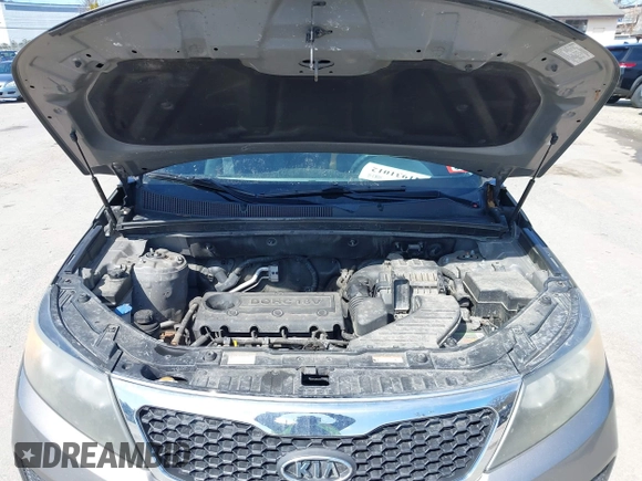 2011 Kia Sorento LX with VIN 5XYKTCA12BG123322, listed as a IAAI auction lot 41931012 with 148,765 mi miles. Bid and sale history available at carsss.com. Image 10.