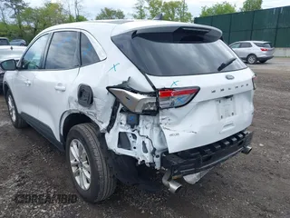 2021 Ford Escape SE Hybrid z VIN 1FMCU0BZ3MUB23654, wystawiony jako IAAI lot #42192918 z przebiegiem 43 579 mil mil oraz . Historia ofert i sprzedaży dostępna na DreamBid. Obrazek 6.