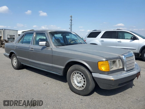 1984 Mercedes-Benz 300 SD with VIN WDBCB20A0EA082551, listed as a Copart auction lot 54059855 with 169,704 mi miles and Clean Title. Bid and sale history available at DreamBid. Image 4.