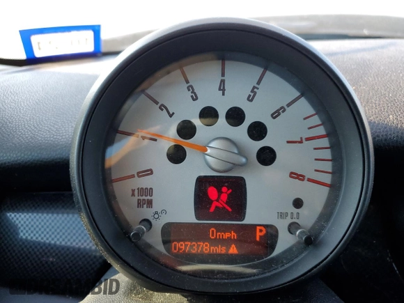 2014 MINI Clubman S z VIN WMWZG3C55ET800310, wystawiony jako Copart lot #74800274 z przebiegiem 97 378 mil mil oraz Szkoda całkowita • Salvage title. Historia ofert i sprzedaży dostępna na DreamBid. Obrazek 9.